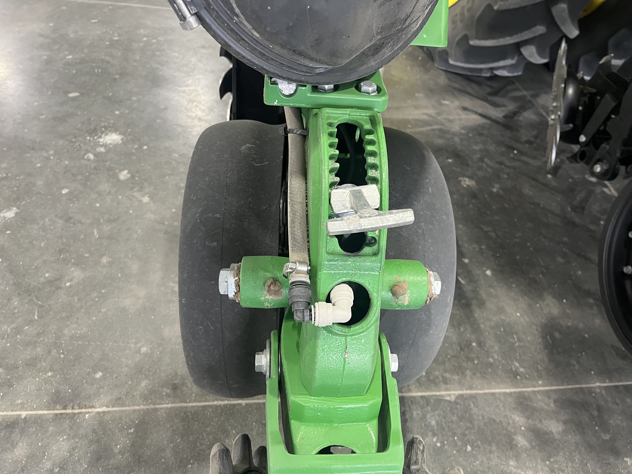 2024 John Deere DR16X Image 7