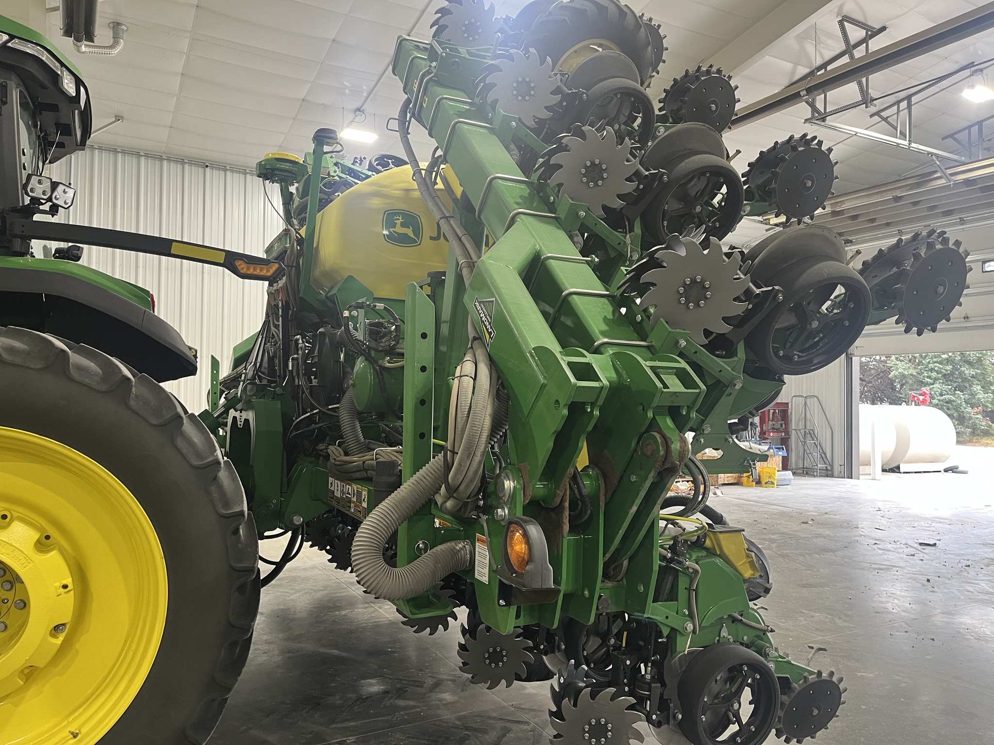 2024 John Deere DR16X Image 9