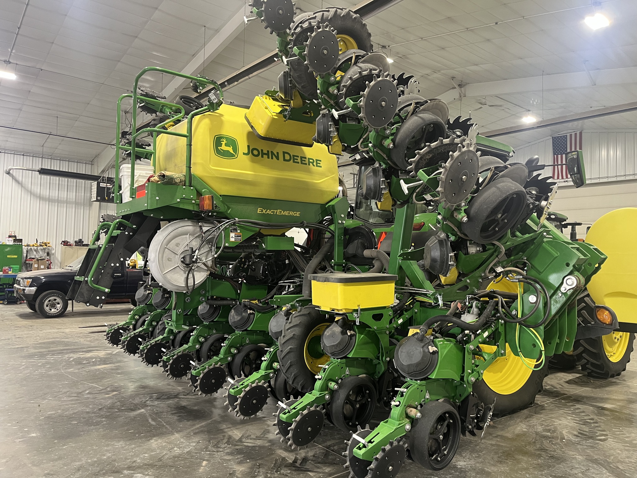 2024 John Deere DR16X Image 1