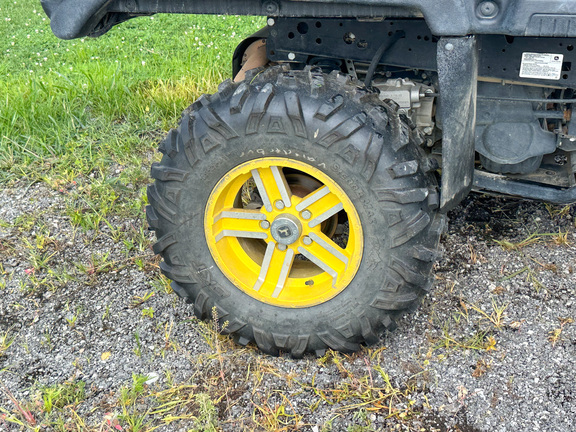 2017 John-Deere 825i