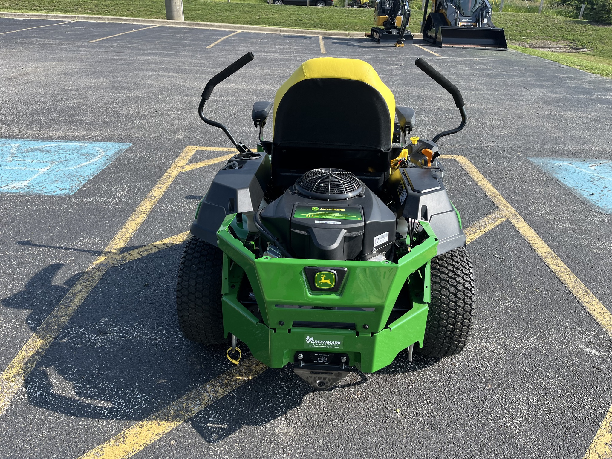 2024 John Deere Z320R Image 4