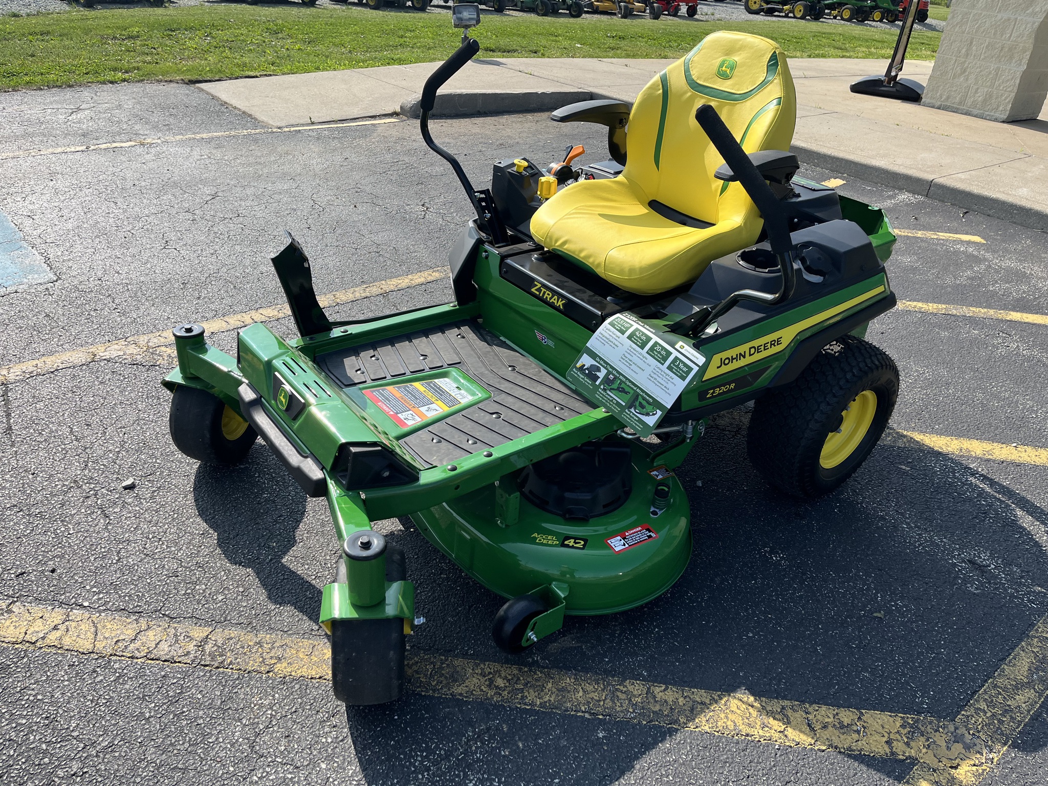 2024 John Deere Z320R Image 7
