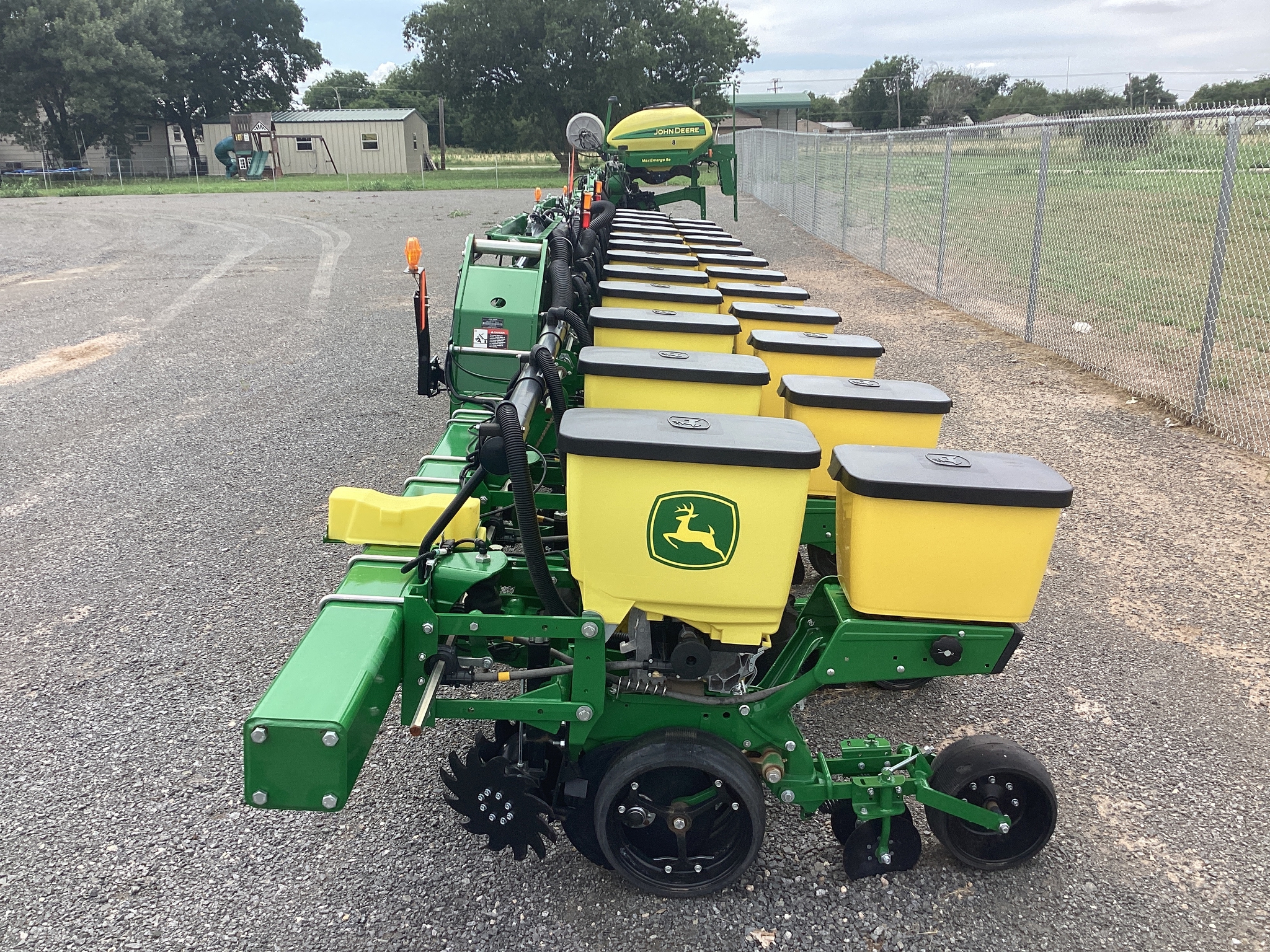 2024 John Deere 1725 Image 6
