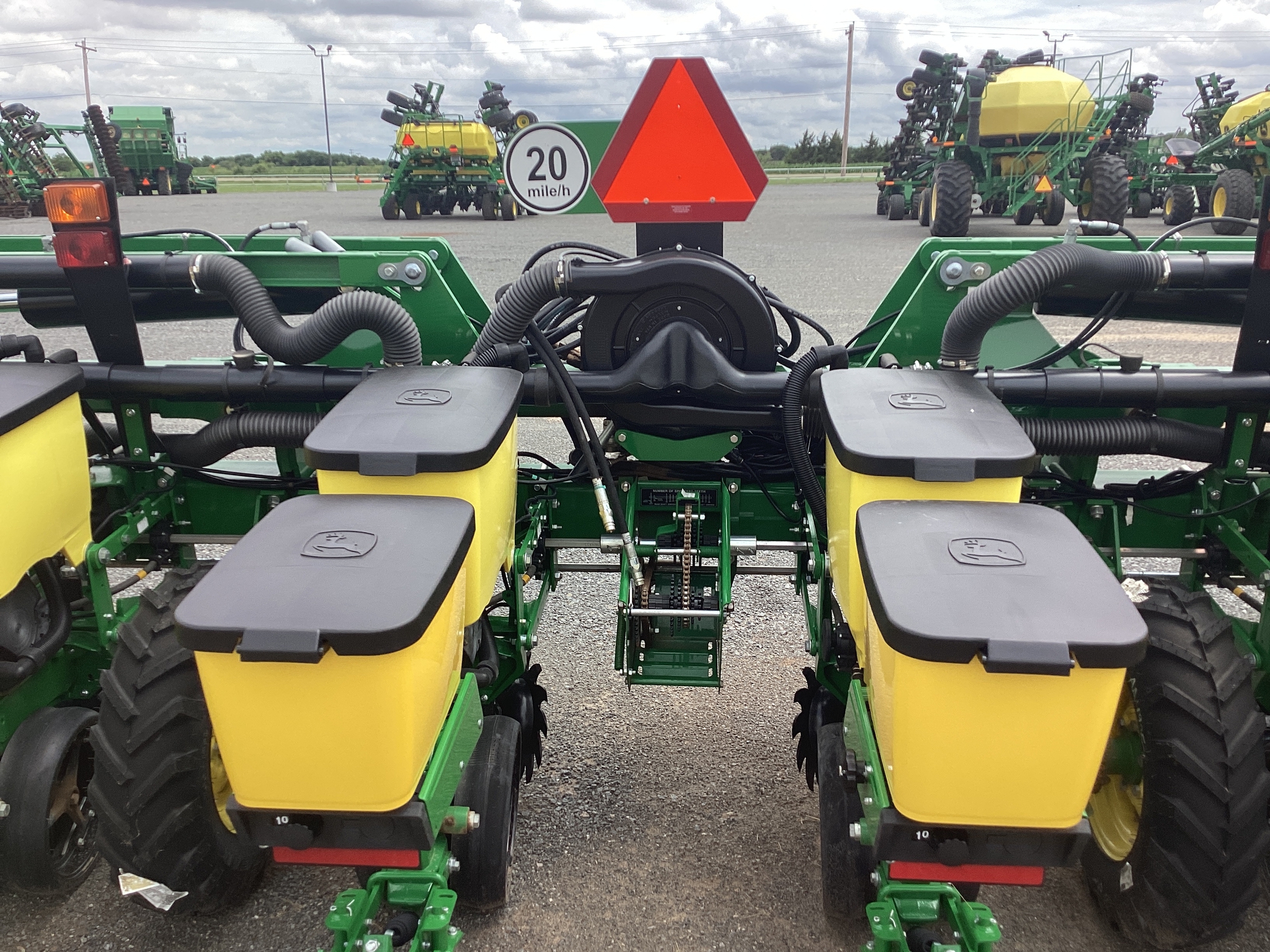 2024 John Deere 1725 Image 5