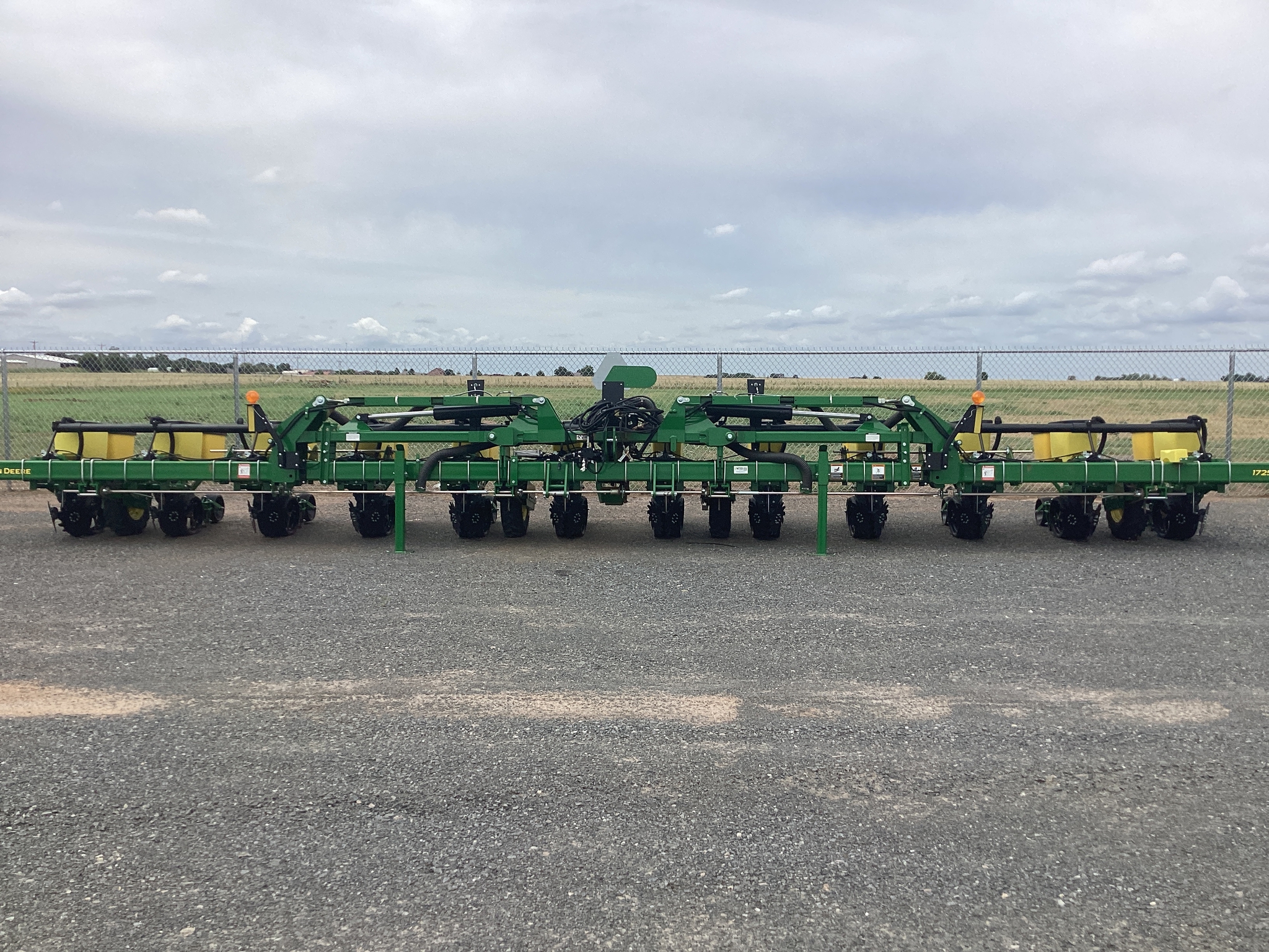 2024 John Deere 1725 Image 4