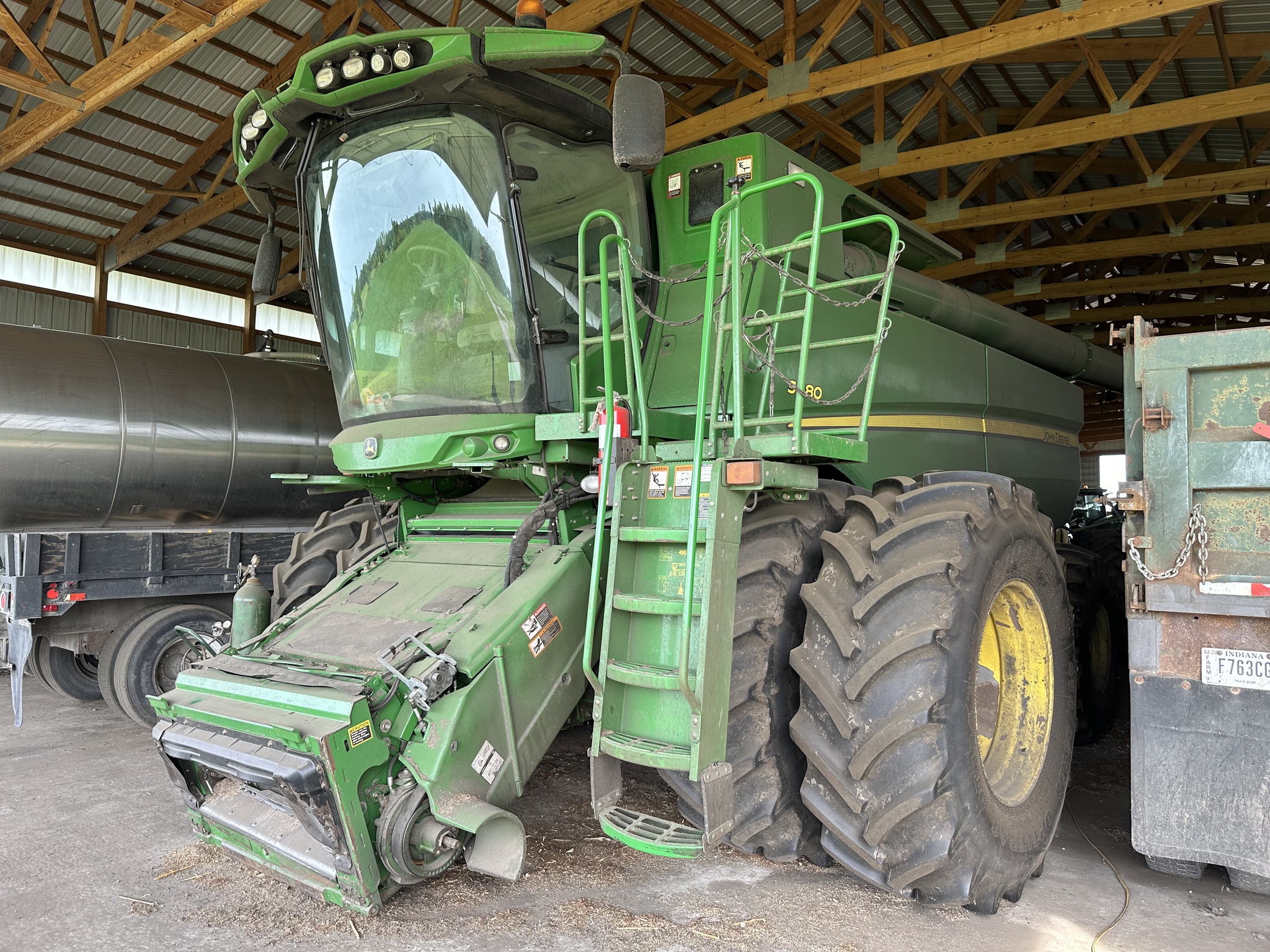 2012 John Deere S680 Image 3