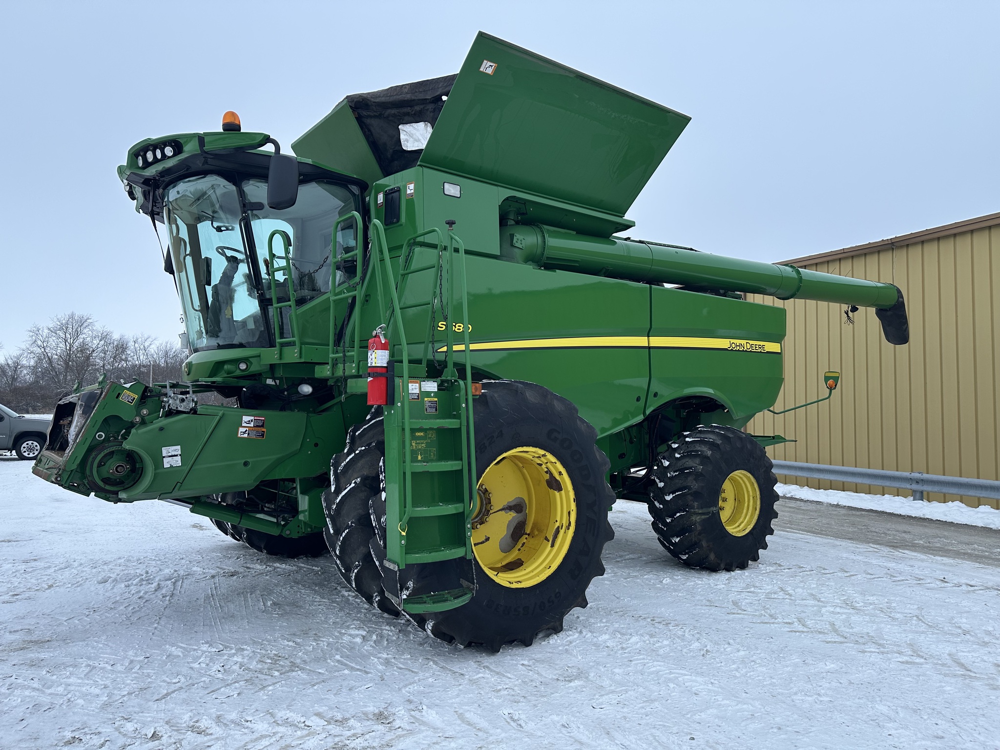 2012 John Deere S680 Image 7