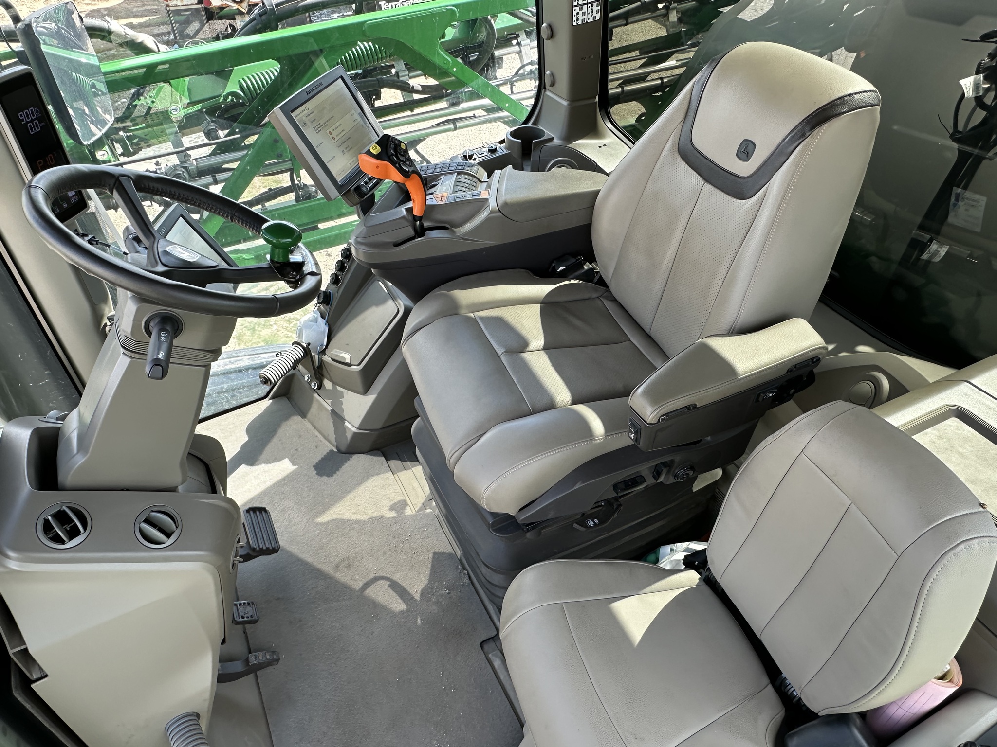 2023 John Deere 412R Image 15