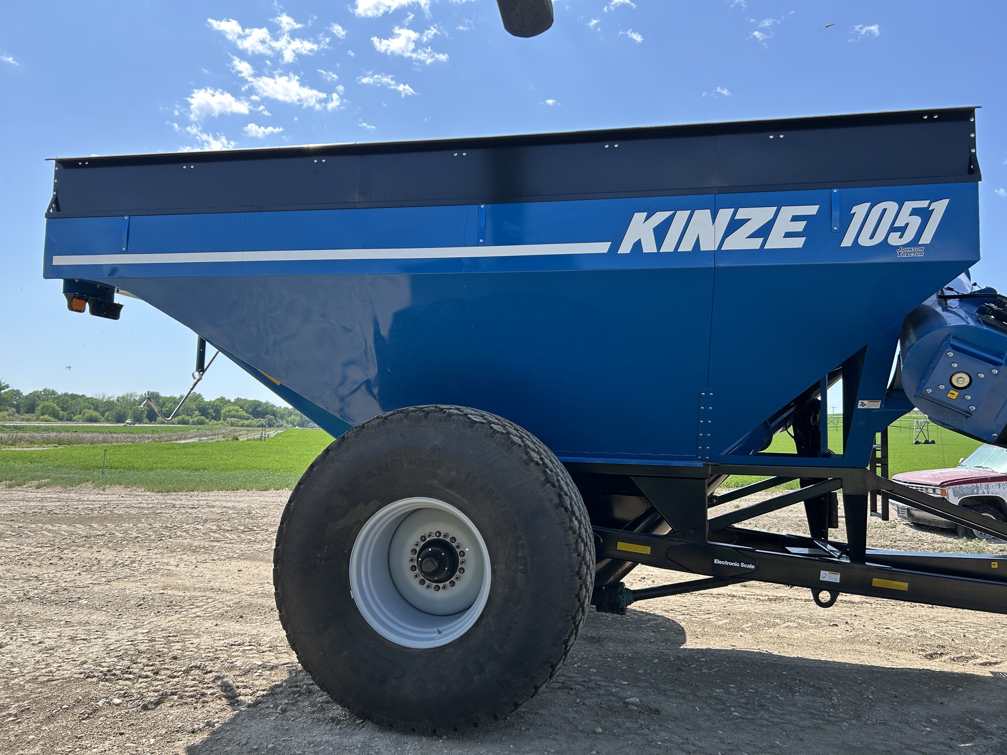2021 Kinze 1051 Image 4