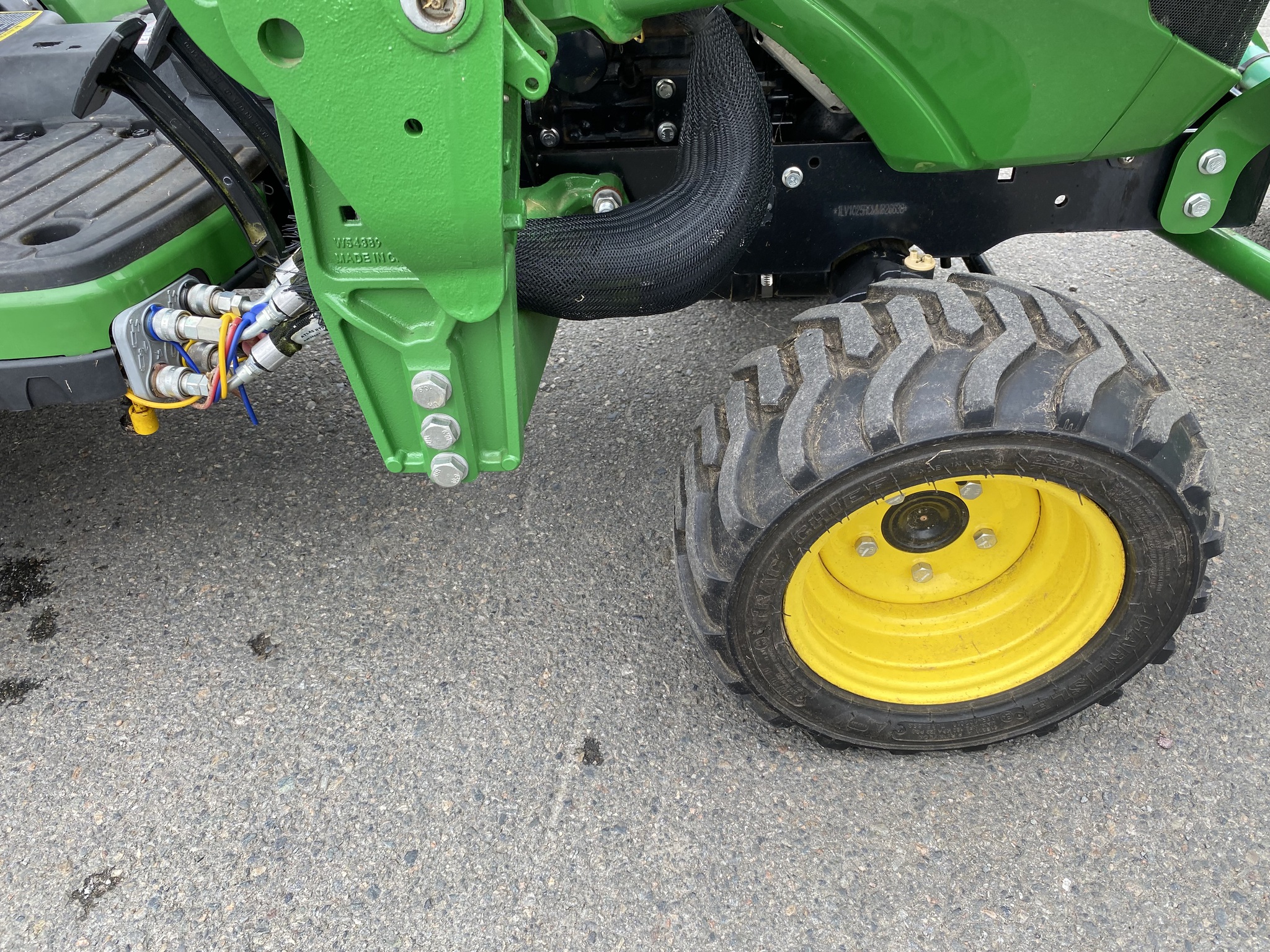 2021 John Deere 1025R Image 13