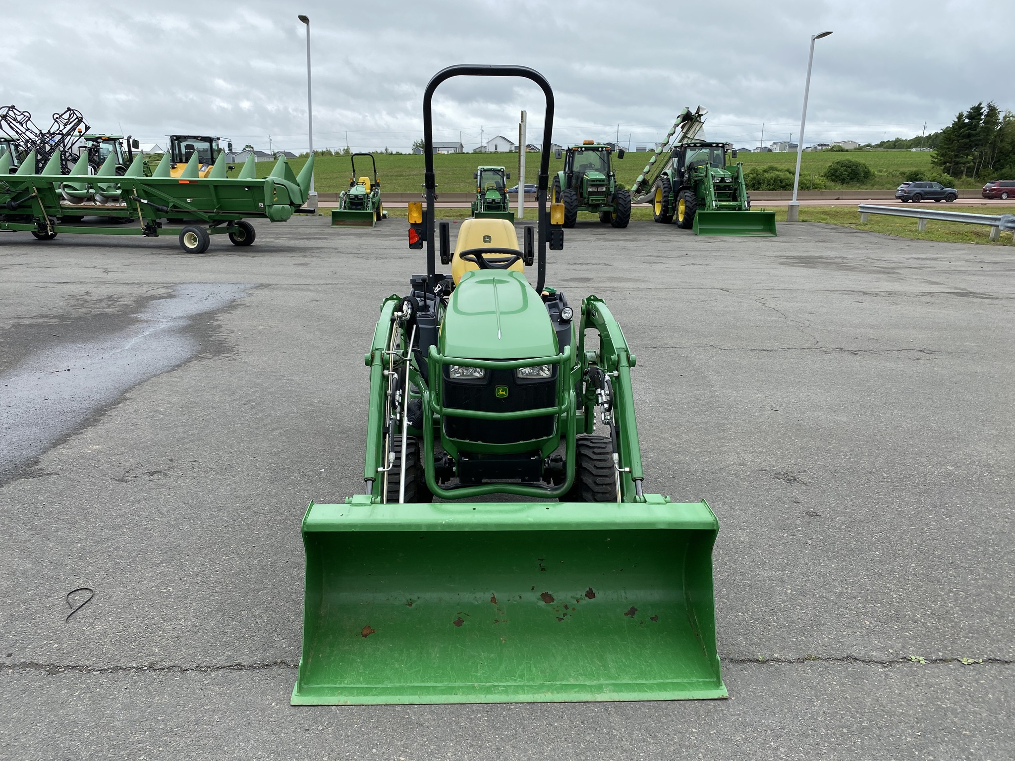 2021 John Deere 1025R Image 9