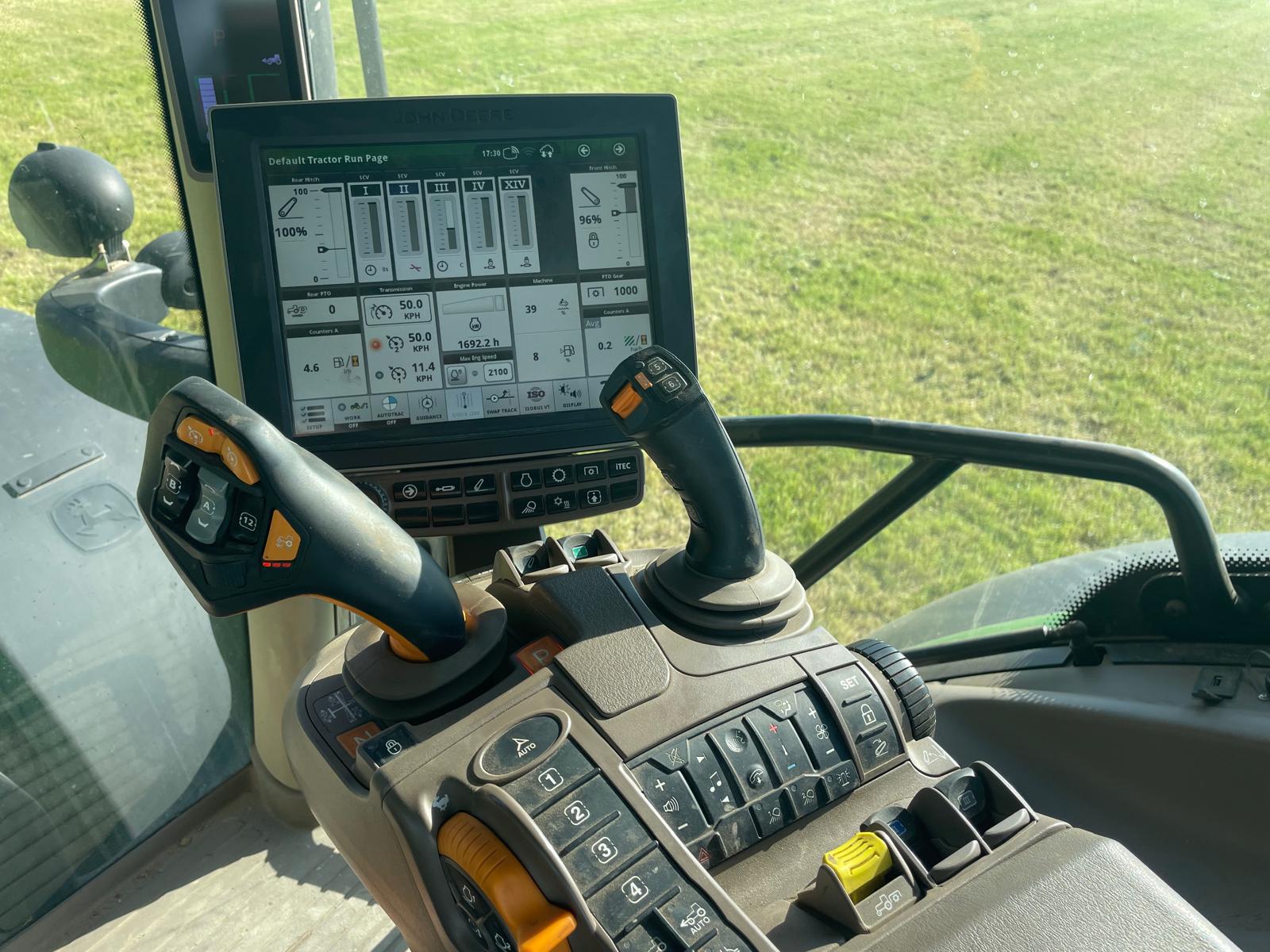 2023 John Deere 6R 195