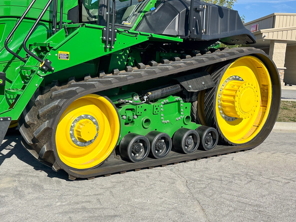 2025 John-Deere 9RT 590