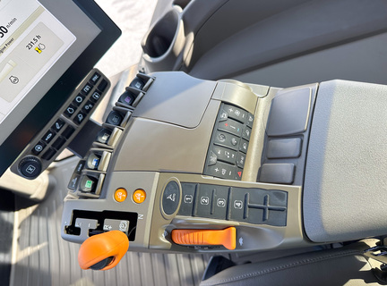 2025 John-Deere 9RT 590