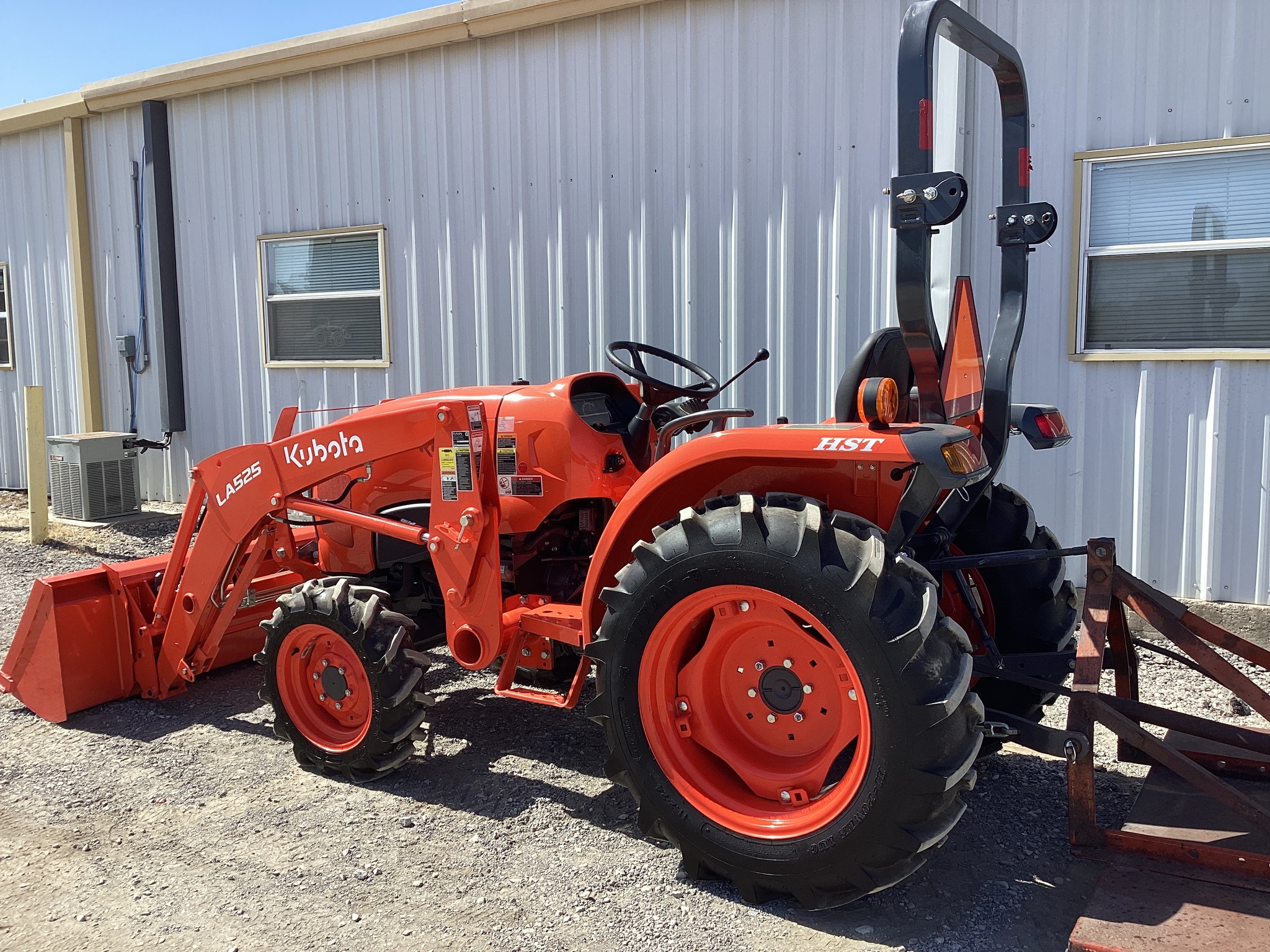 2022 Kubota L3901 Image 3