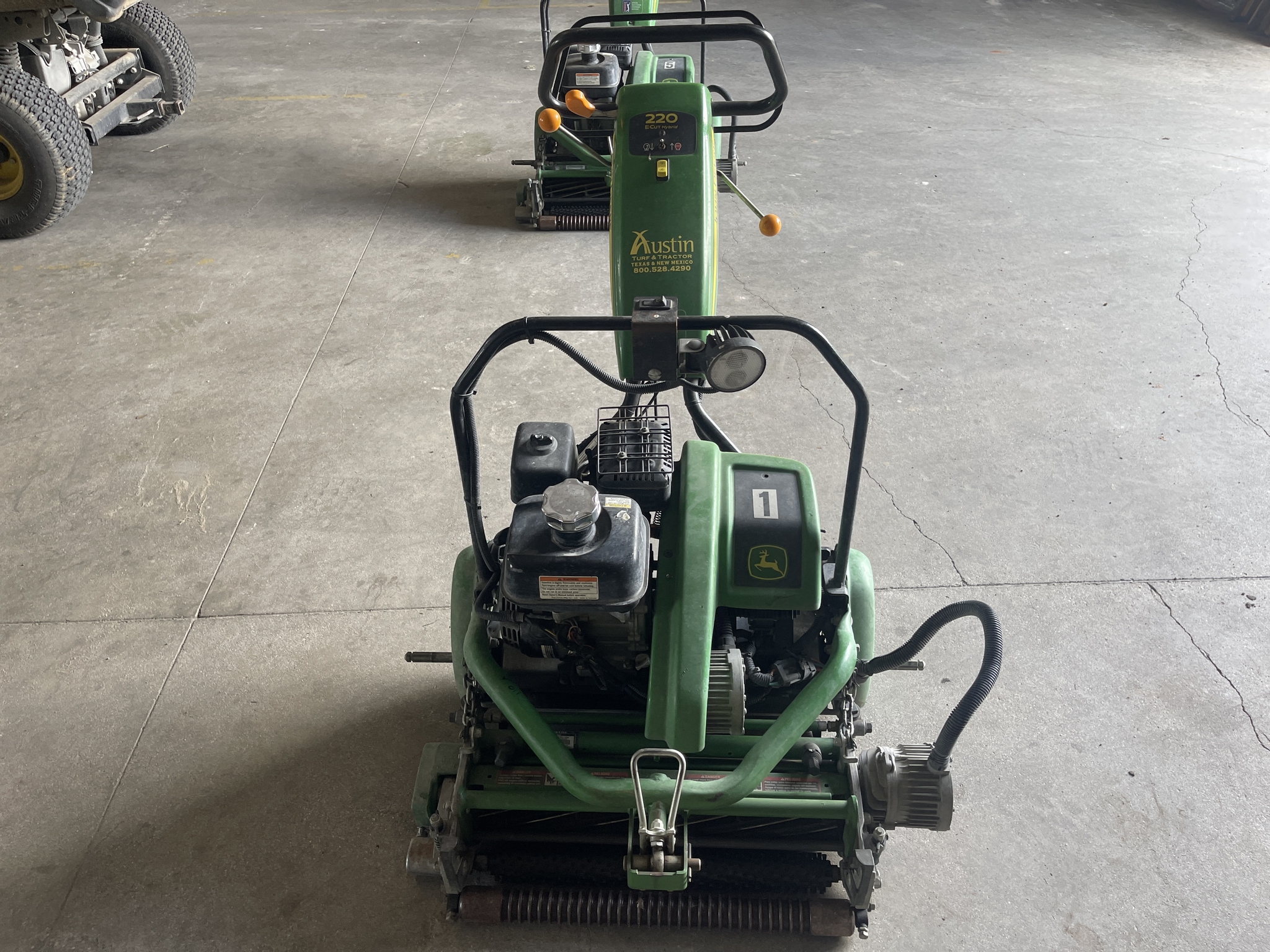 2021 John Deere 220E Image 4