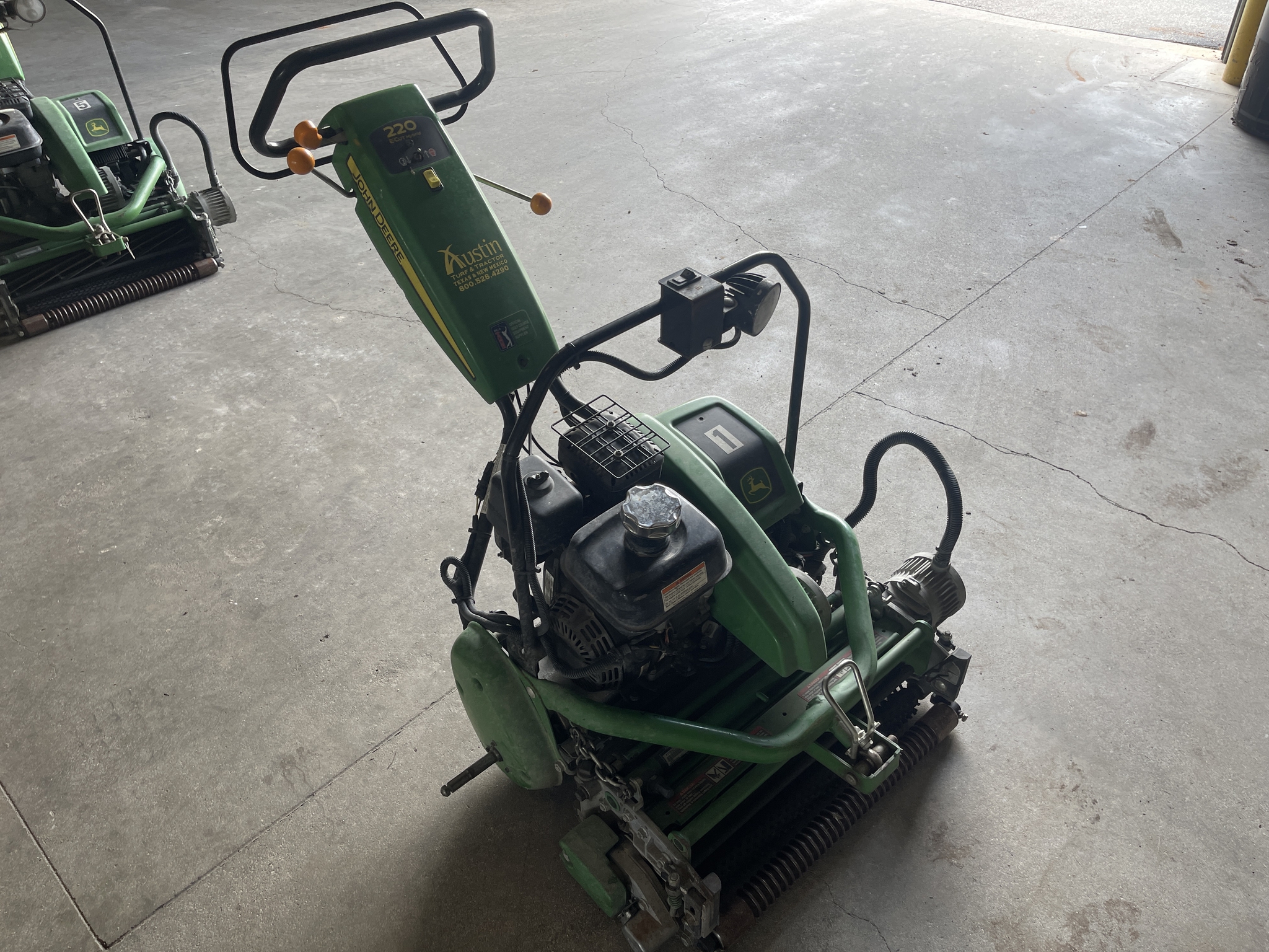 2021 John Deere 220E Image 5