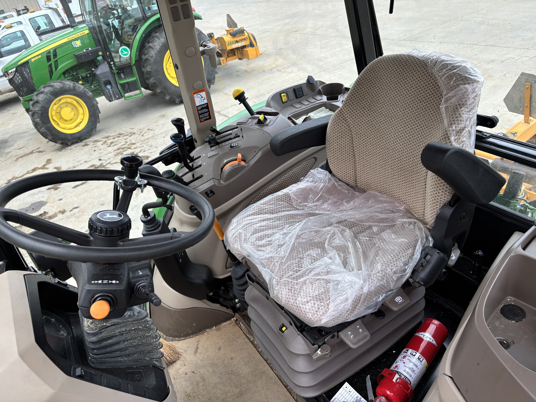 Used 2023 John Deere 5105M Utility Tractors at Koenig Equipment in Anna, OH - PhotoXL4