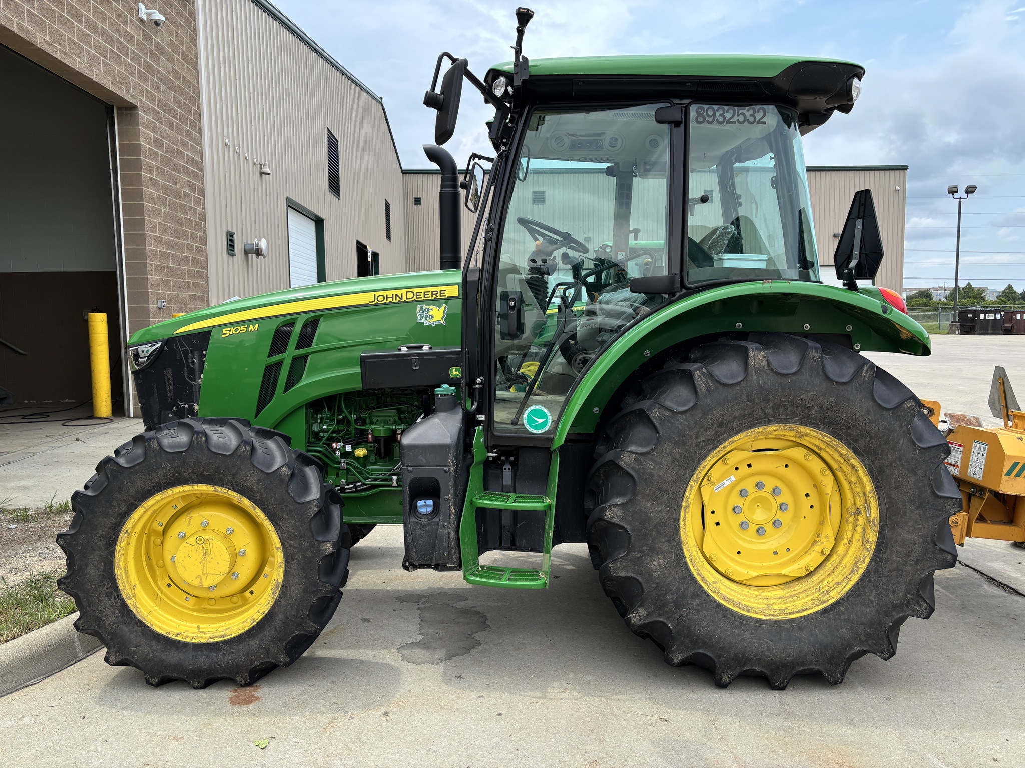 Used 2023 John Deere 5105M Utility Tractors at Koenig Equipment in Anna, OH - PhotoXL3