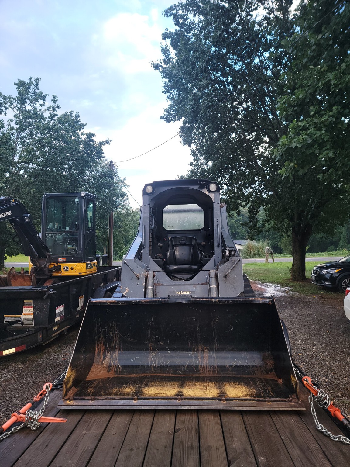 2017 John Deere 317G Image 5