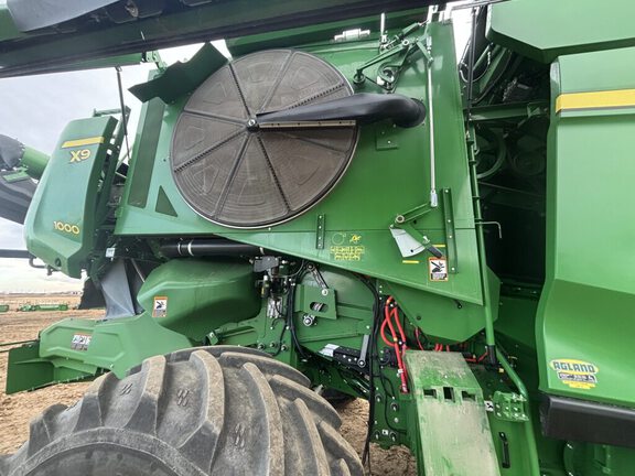 Used 2023 John Deere X9 1000 Combines at Horizon Ag & Turf in Vermilion, AB - Photo17