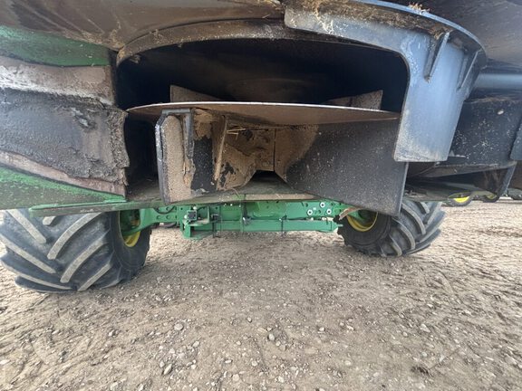 Used 2023 John Deere X9 1000 Combines at Horizon Ag & Turf in Vermilion, AB - Photo13