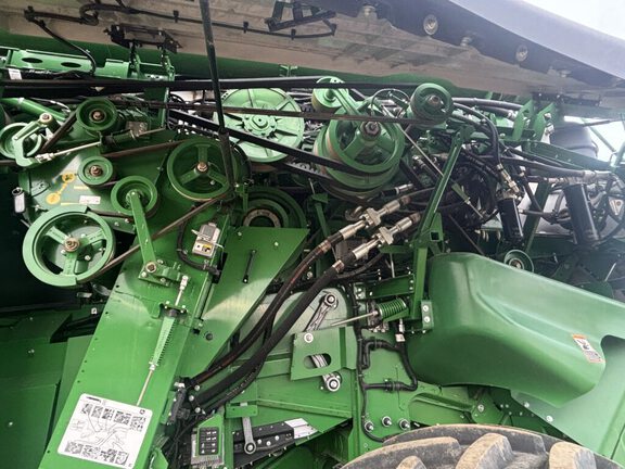 Used 2023 John Deere X9 1000 Combines at Horizon Ag & Turf in Vermilion, AB - Photo11