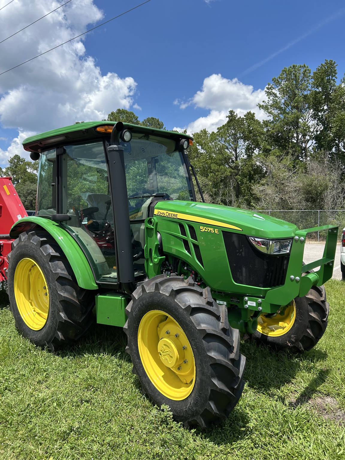 2024 John Deere 5075E Image 1