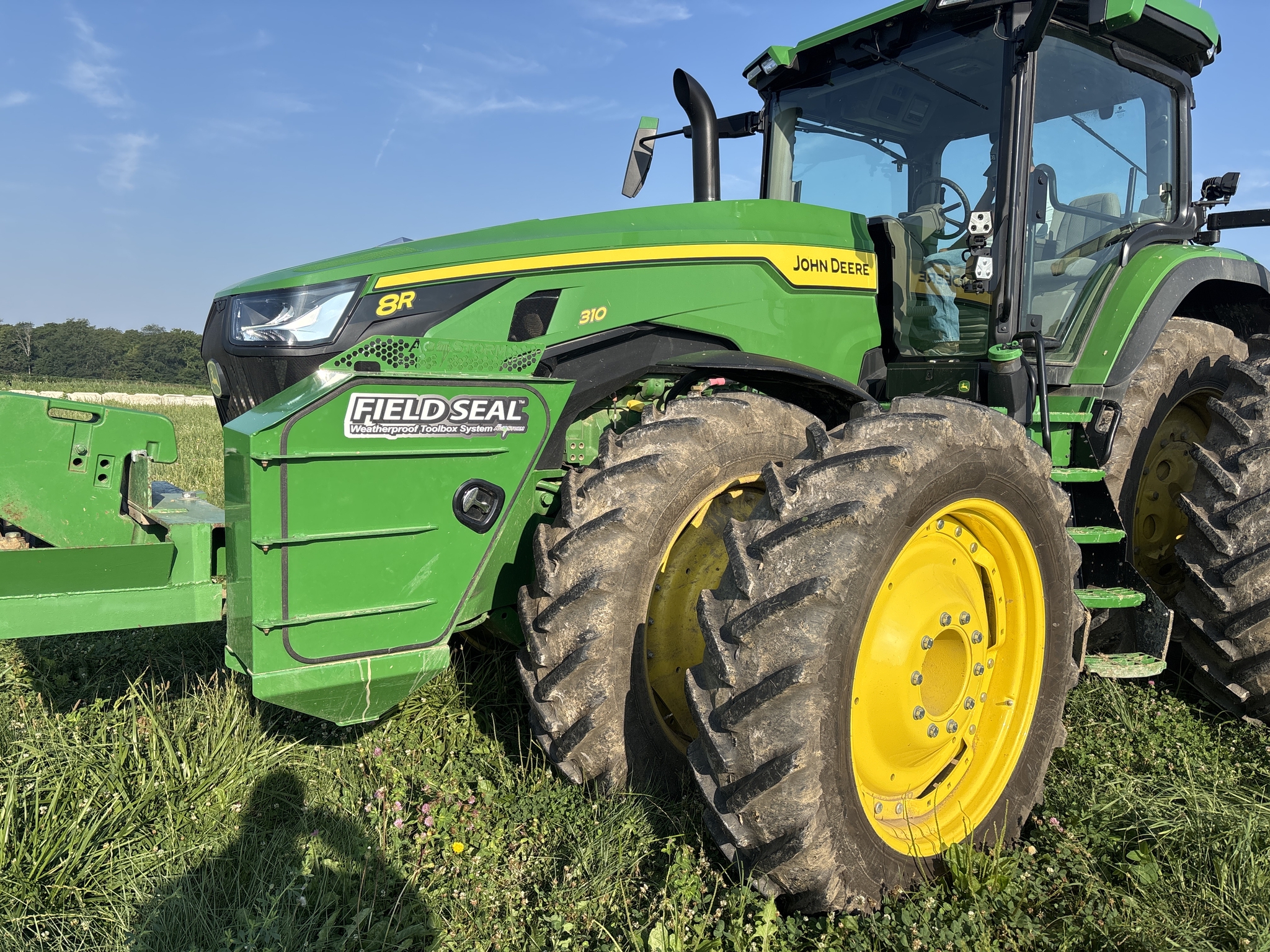 Used 2025 John Deere 8R 310 Row Crop Tractors at Koenig Equipment in Urbana, OH - PhotoXL3