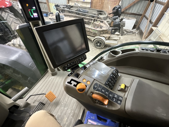 Photo of 2021 John Deere 8R 310