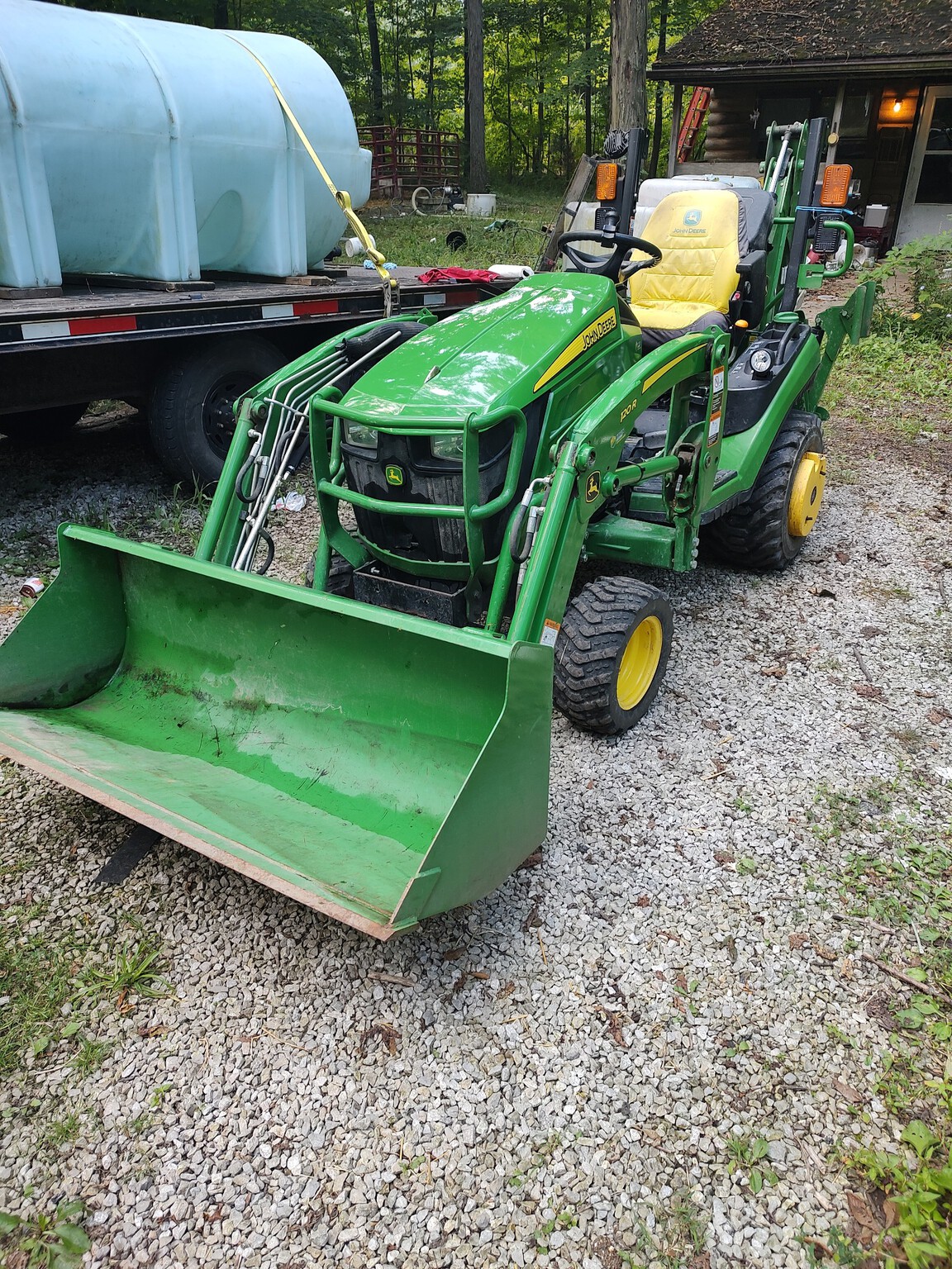 2017 John Deere 1025R Image 2