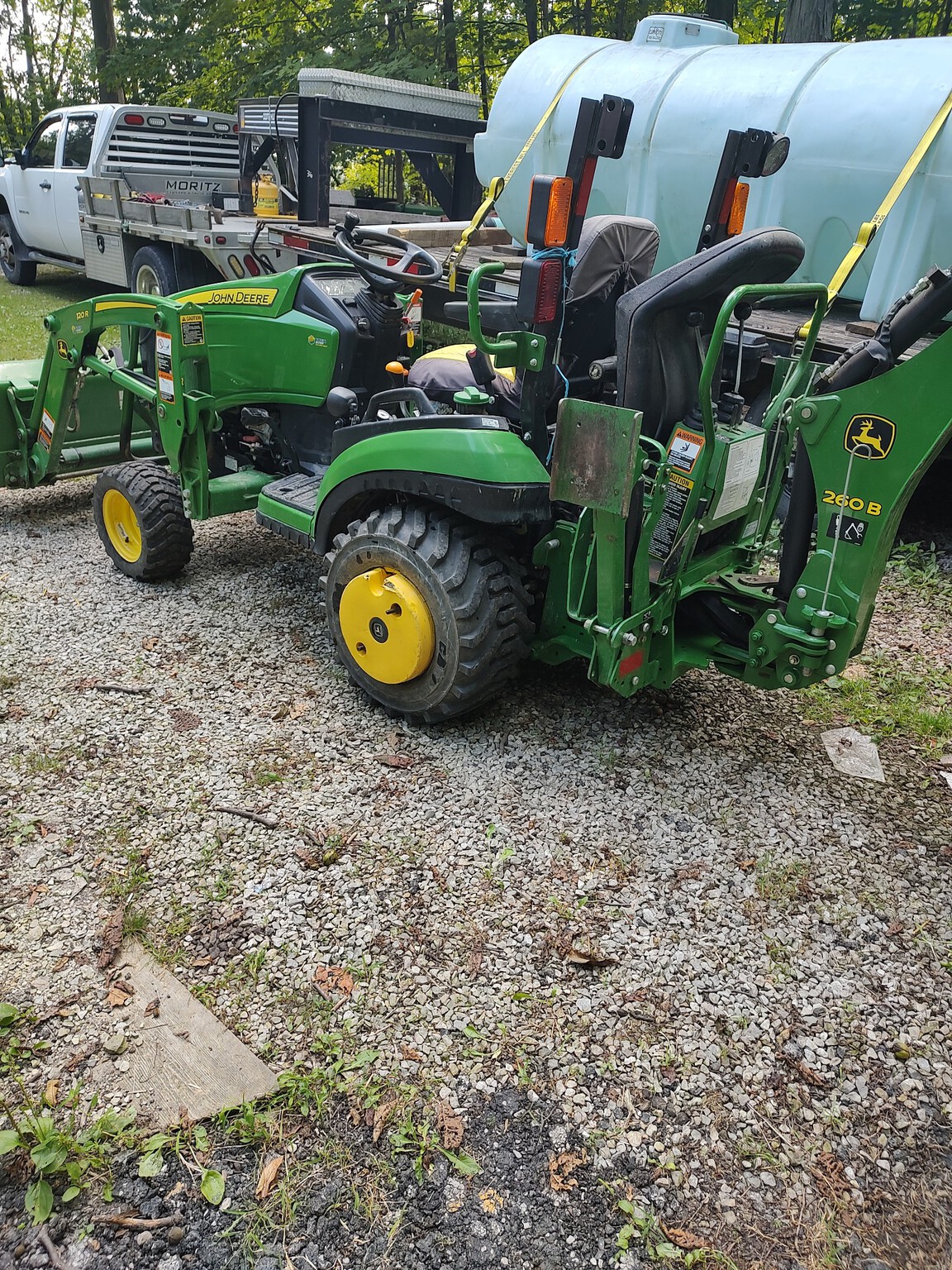 2017 John Deere 1025R Image 1