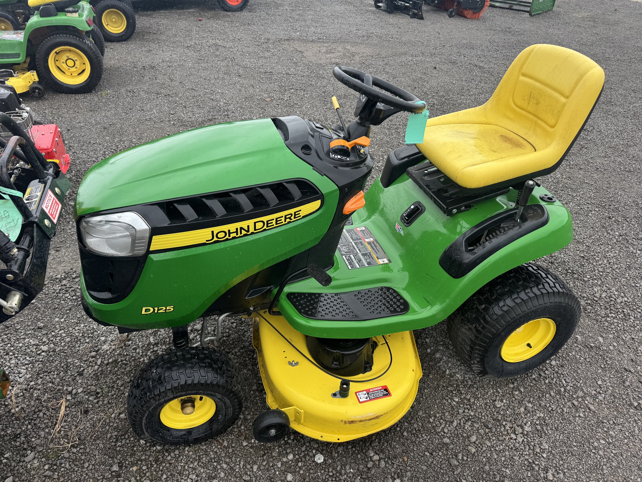 2017 John Deere D125 Image 4