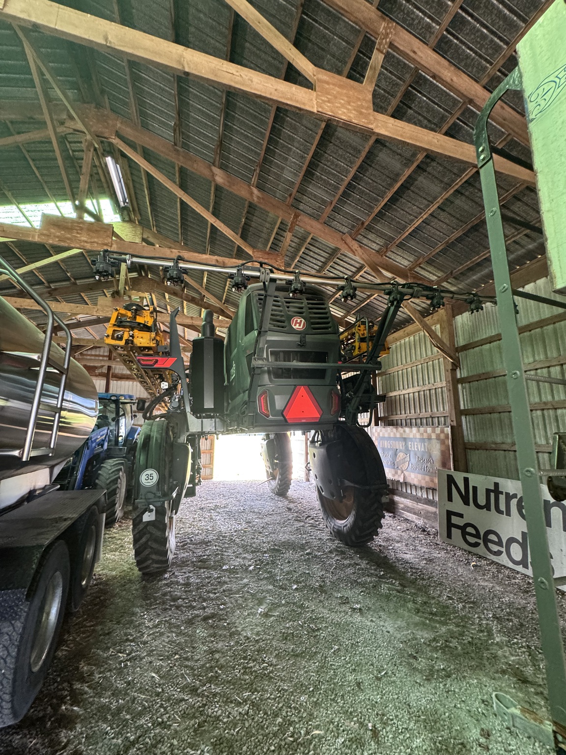 2025 Hagie STS16 Image 4