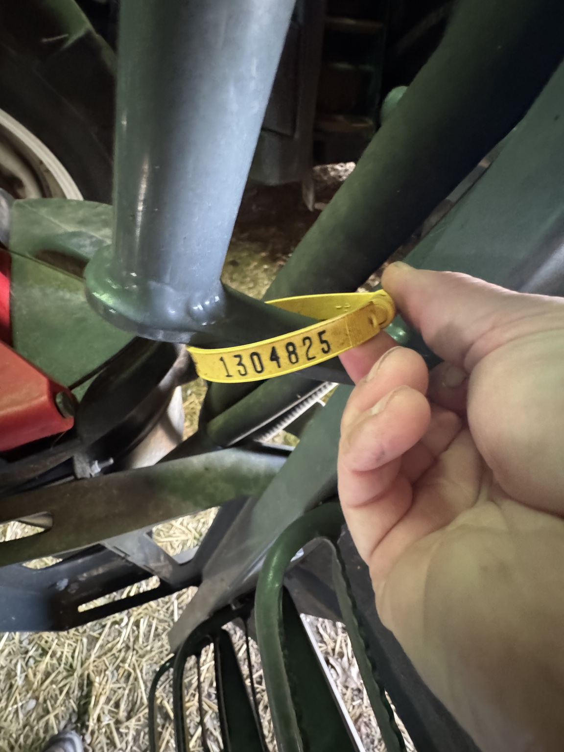 2025 Hagie STS16 Image 17