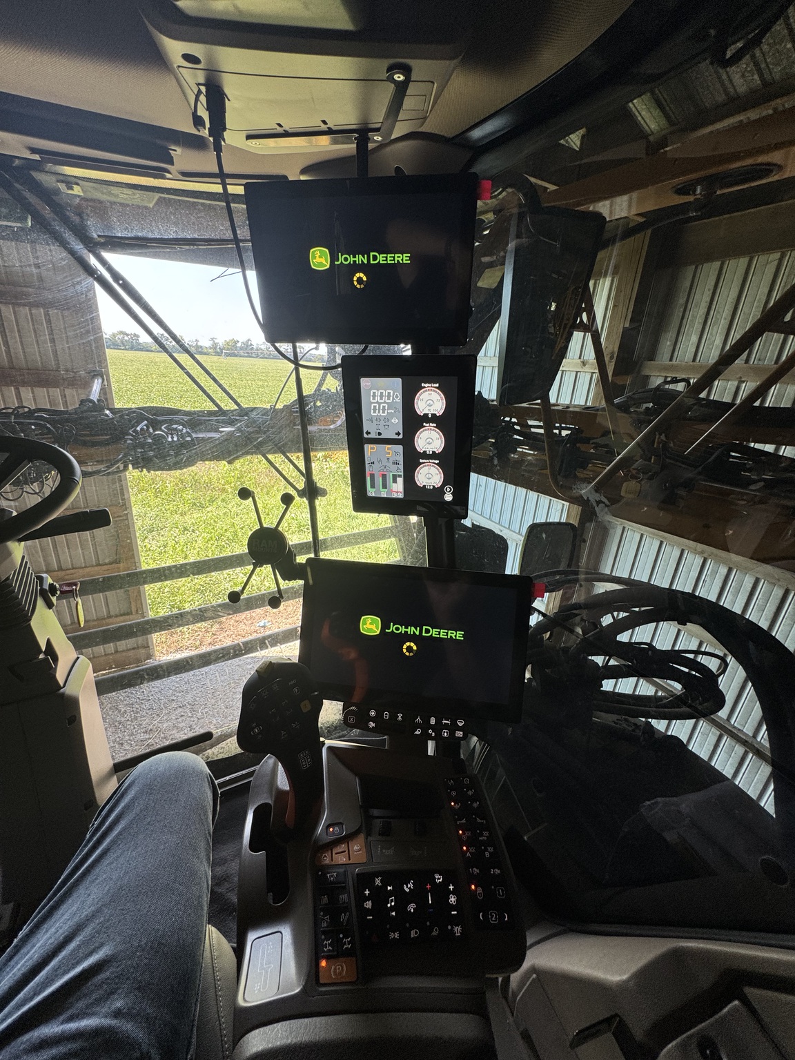 2025 Hagie STS16 Image 11