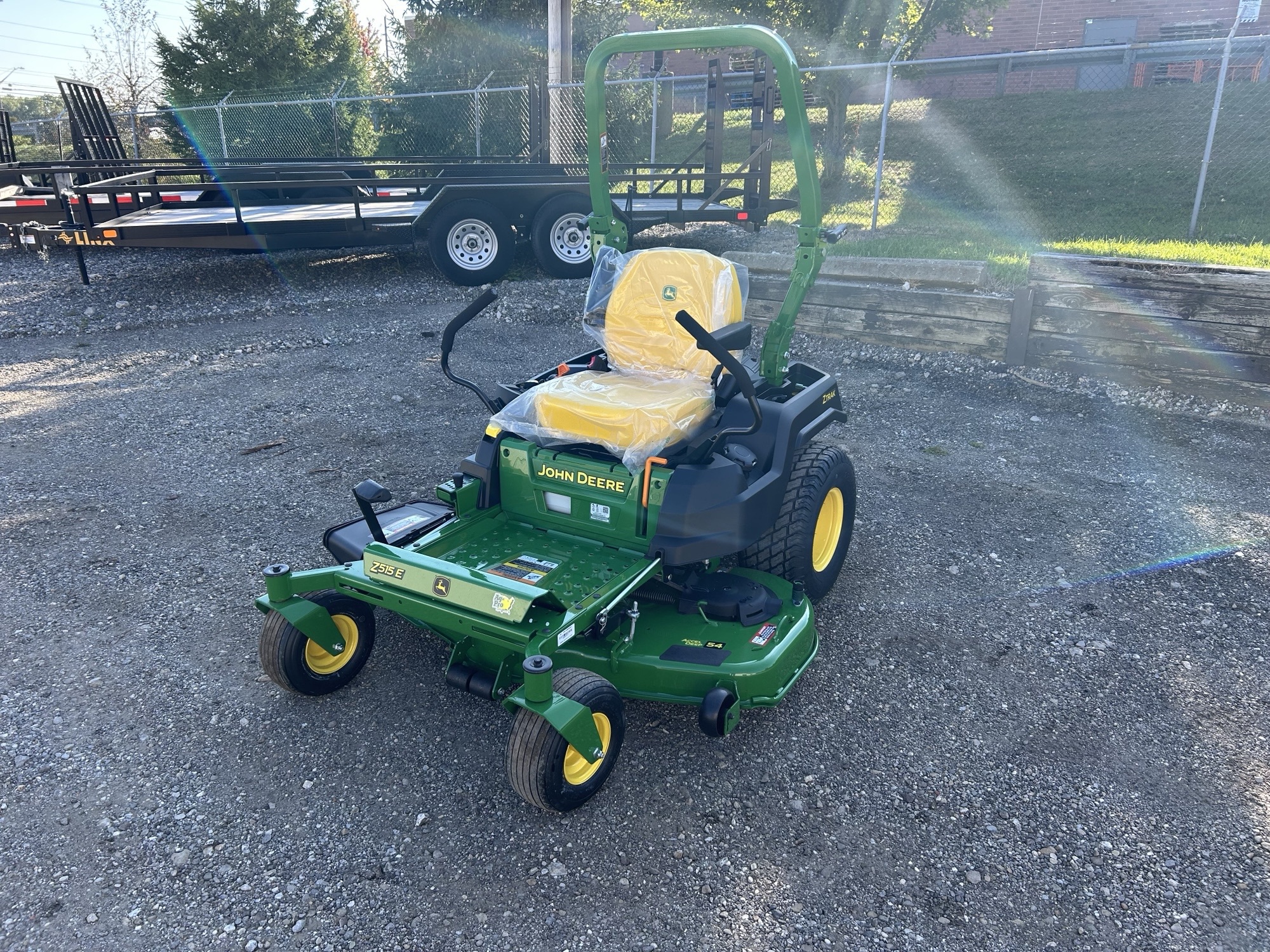 2025 John Deere Z515E Image 3