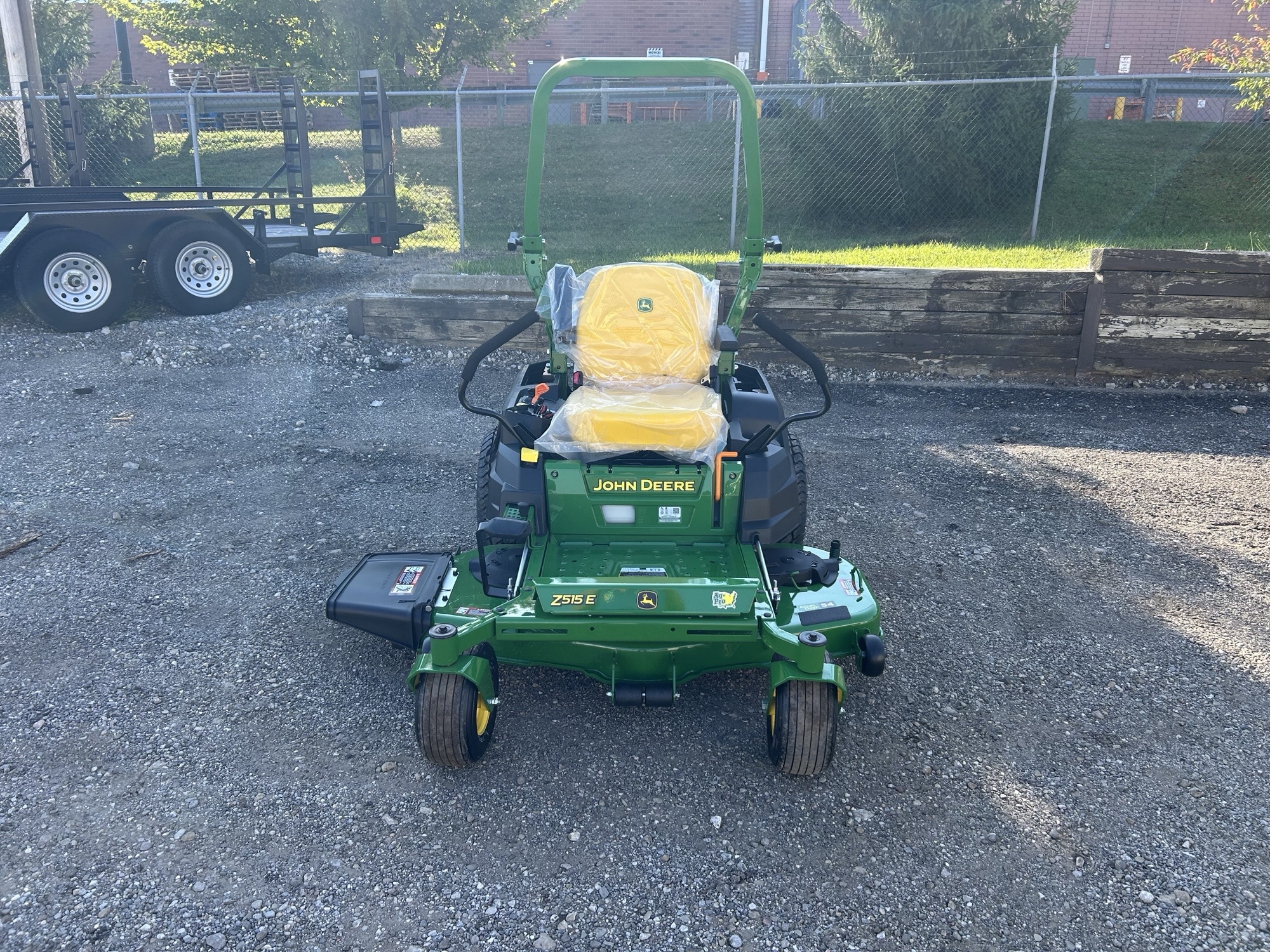 2025 John Deere Z515E Image 2