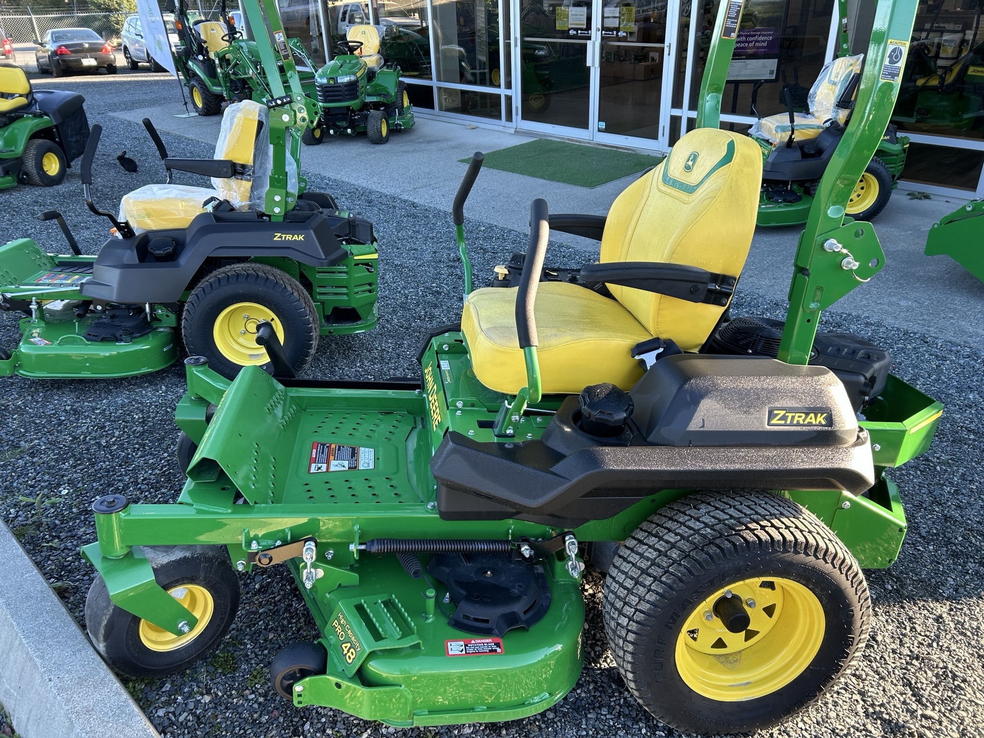 2023 John Deere Z735M Image 3