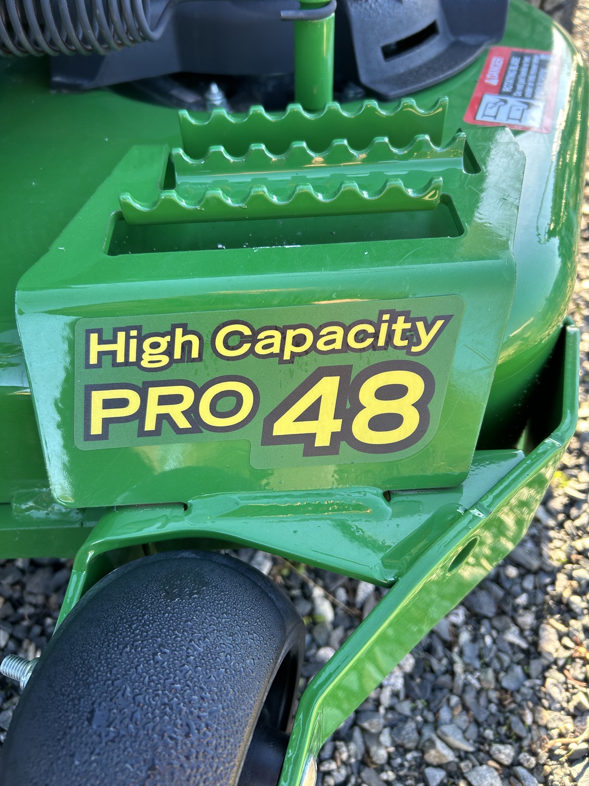 2023 John Deere Z735M Image 4