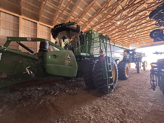 Used 2018 John Deere S780 Combines at Horizon Ag & Turf in Lloydminster, AB - Photo18