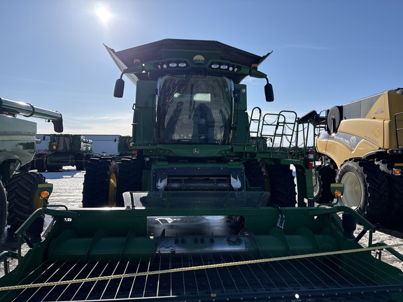 Used 2018 John Deere S780 Combines at Horizon Ag & Turf in Lloydminster, AB - Photo2