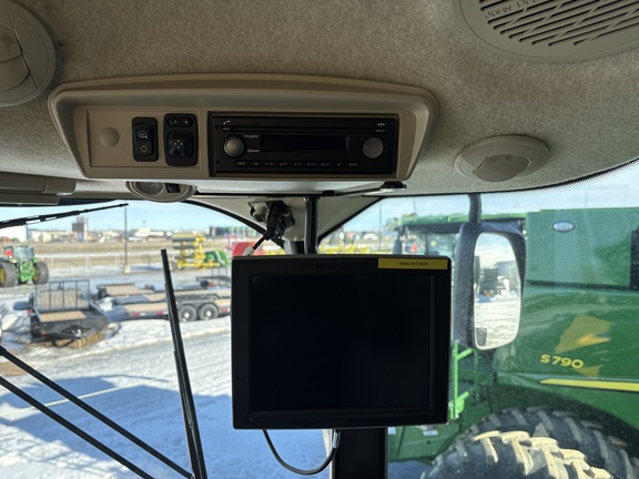 Used 2018 John Deere S780 Combines at Horizon Ag & Turf in Lloydminster, AB - Photo14
