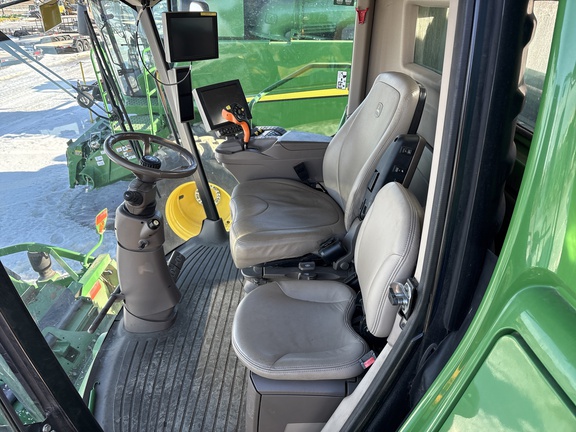Used 2018 John Deere S780 Combines at Horizon Ag & Turf in Lloydminster, AB - Photo13
