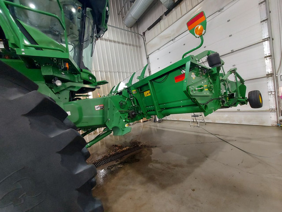 Used 2018 John Deere S780 Combines at Horizon Ag & Turf in Lloydminster, AB - Photo22