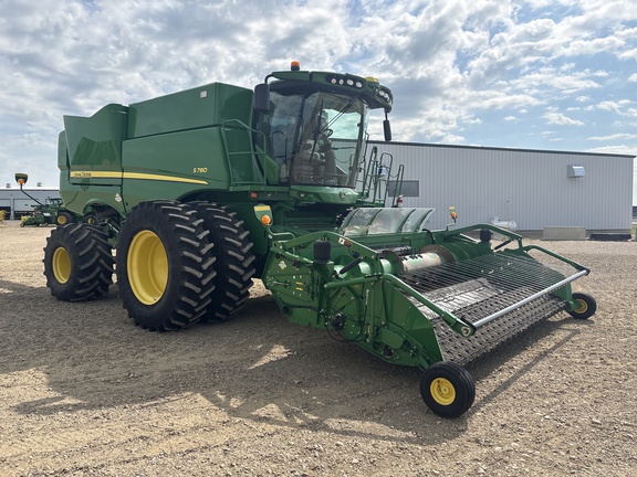 Used 2018 John Deere S780 Combines at Horizon Ag & Turf in Lloydminster, AB - Photo3