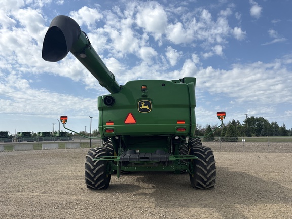 Used 2018 John Deere S780 Combines at Horizon Ag & Turf in Lloydminster, AB - Photo7