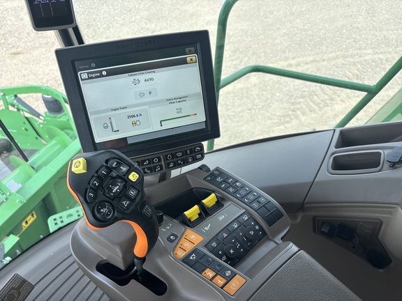 Used 2018 John Deere S780 Combines at Horizon Ag & Turf in Lloydminster, AB - Photo23