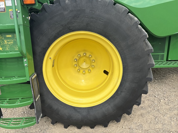 Used 2018 John Deere S780 Combines at Horizon Ag & Turf in Lloydminster, AB - Photo13