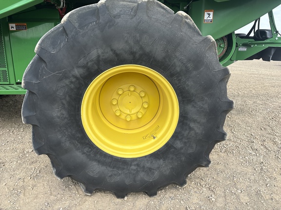 Used 2018 John Deere S780 Combines at Horizon Ag & Turf in Lloydminster, AB - Photo15